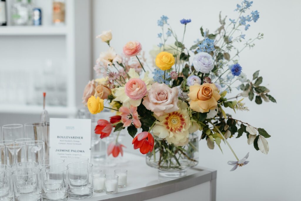 bold wedding bouquet